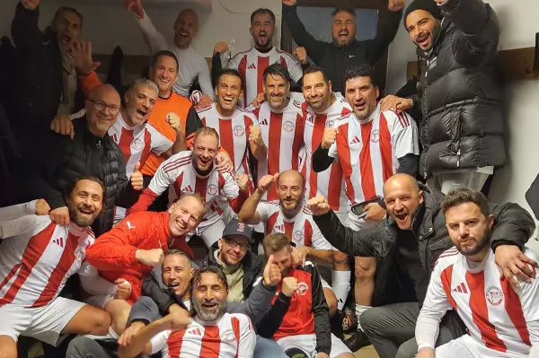 Ü 40 I auch auswärts erfolgreich: 1762339893-1760280242=2059651