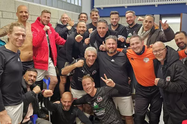 Ü 40 kämpft und siegt: 1767008872-1762710504=4298368