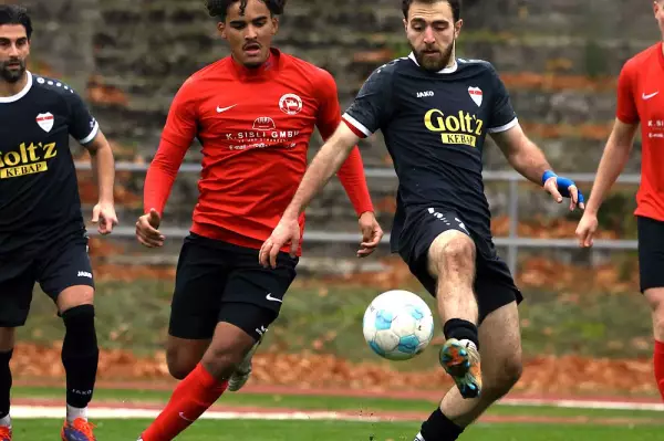 Aus 0:2 noch 2:2: 1764112478-1762850787=1261691