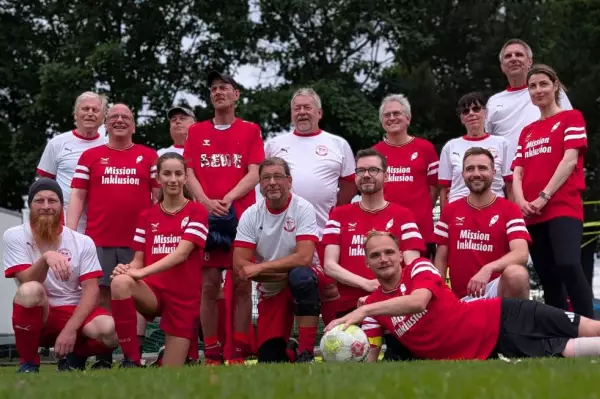 1. Walking Football Spiel der 1. Inklusiven Fußball Liga Berlin : 1787115900-1783393472=3722428