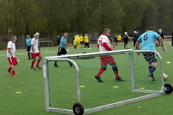 Gehfußball und die perfekte 3. Halbzeit: 1792614203-1792494442=119761